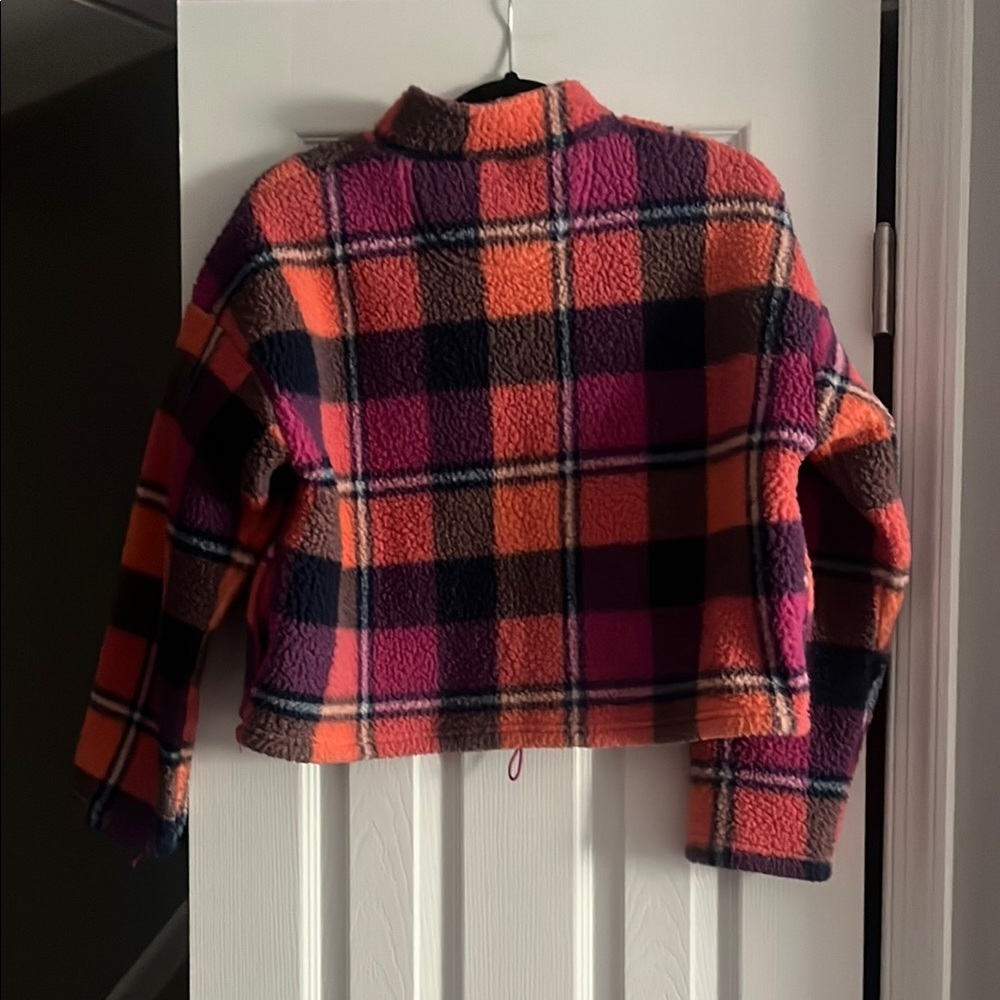 American Eagle Plaid Fleece Pullover Pink Orange cropped woman’s small - Picture 6 of 7